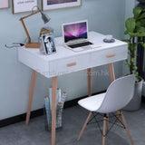 Desk: Ds13 Desks